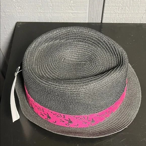 Stylish Black Fedora with Pink Band - Picture 5 of 8